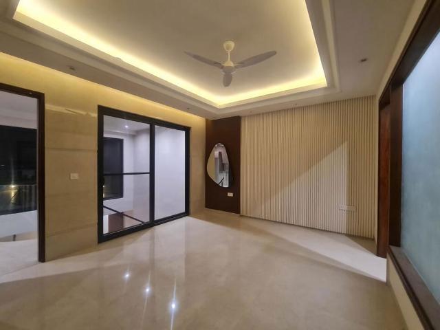 Rental | 3 BHK + Servant Room 1250 Sq.Yd. Apartment in DDA Platinum Heights