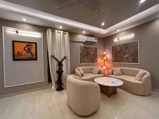 Rental | 3 BHK + Servant Room 1300 Sq.Ft. Apartment in Palm Residency Chhatarpur