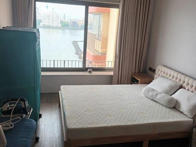 Rental | 3 BHK + Servant Room 1350 Sq.Ft. Apartment in Maker Tower