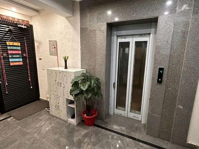 Rental | 3 BHK + Servant Room 1350 Sq.Ft. Apartment in Palm Residency Chhatarpur