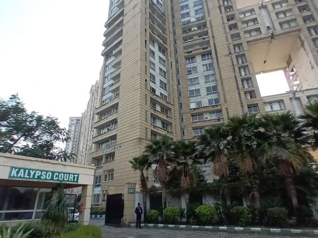 Rental | 3 BHK + Servant Room 2640 Sq.Ft. Apartment in Jaypee Greens Kalypso Court
