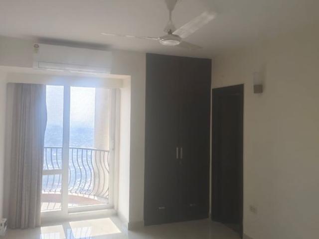 Rental | 3 BHK + Servant Room 2663 Sq.Ft. Apartment in DLF Windsor Court
