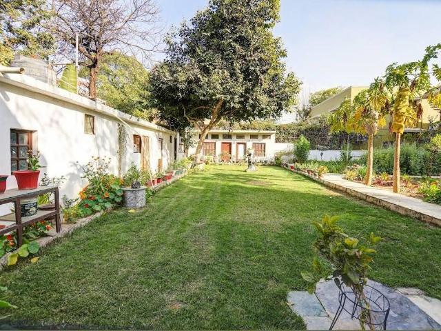 Rental | 3 BHK + Servant Room 2700 Sq.Ft. Independent House in Sainik Farm
