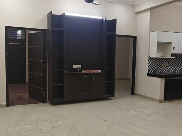 Rental | 3 BHK + Servant Room 2000 Sq.Ft. Apartment in Ashiana Silver Crest