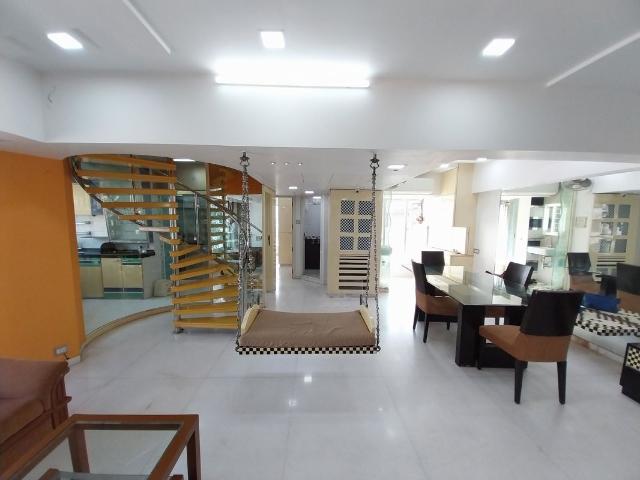 Rental | 3 BHK + Servant Room 2000 Sq.Ft. Apartment in Evergreen CHS Malabar Hill