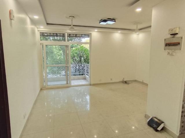 Rental | 3 BHK + Servant Room 2000 Sq.Ft. Apartment in Sector 6 Dwarka