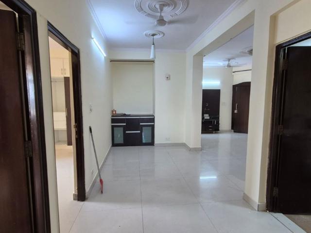 Rental | 3 BHK + Servant Room 2000 Sq.Ft. Apartment in Sector 7 Dwarka