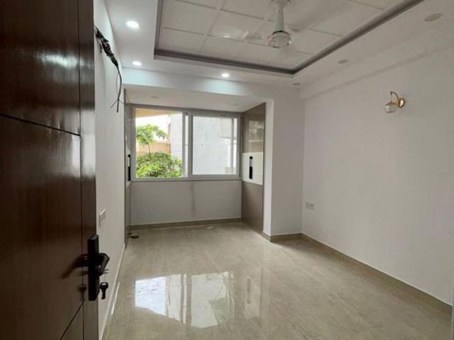 Rental | 3 BHK + Servant Room 2000 Sq.Ft. Apartment in Sector 12 Dwarka