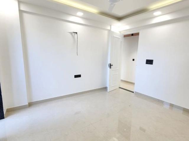 Rental | 3 BHK + Servant Room 2000 Sq.Ft. Apartment in Sector 19 Dwarka