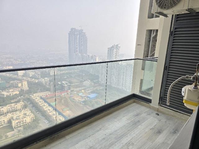 Rental | 3 BHK + Servant Room 2054 Sq.Ft. Apartment in M3M Heights