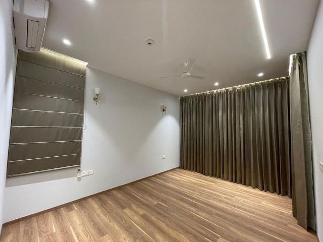 Rental | 3 BHK + Servant Room 2095 Sq.Ft. Apartment in Conscient Hines Elevate