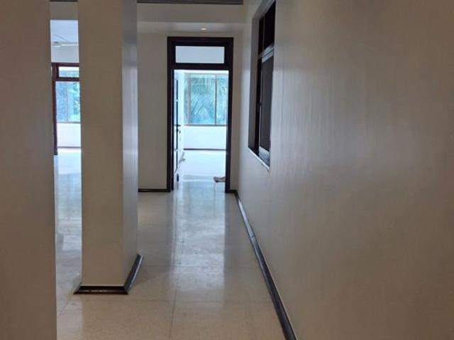 Rental | 3 BHK + Servant Room 2100 Sq.Ft. Apartment in Marine Drive