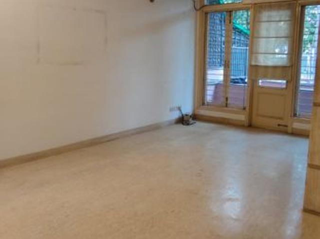 Rental | 3 BHK + Servant Room 217 Sq.Yd. Apartment in Defence Colony