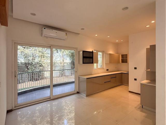 Rental | 3 BHK + Servant Room 2149 Sq.Ft. Apartment in Conscient Heritage Max