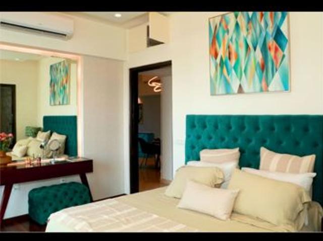 Rental | 3 BHK + Servant Room 2285 Sq.Ft. Apartment in Microtek Greenburg
