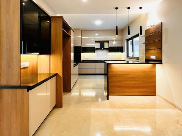 Rental | 3 BHK + Servant Room 2300 Sq.Ft. Apartment in Century Renata