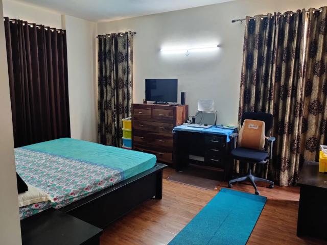 Rental | 3 BHK + Servant Room 2370 Sq.Ft. Apartment in The Legend One