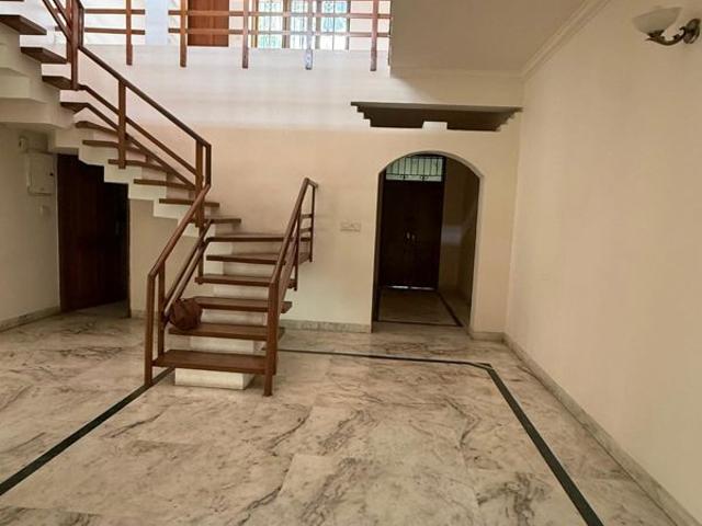 Rental | 3 BHK + Servant Room 3800 Sq.Ft. Penthouse in Orchard Green