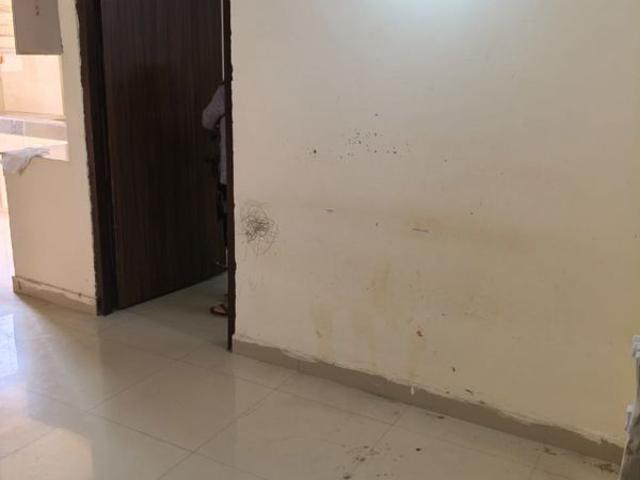 Rental | 3 BHK + Servant Room 300 Sq.Yd. Apartment in BPTP Park 81