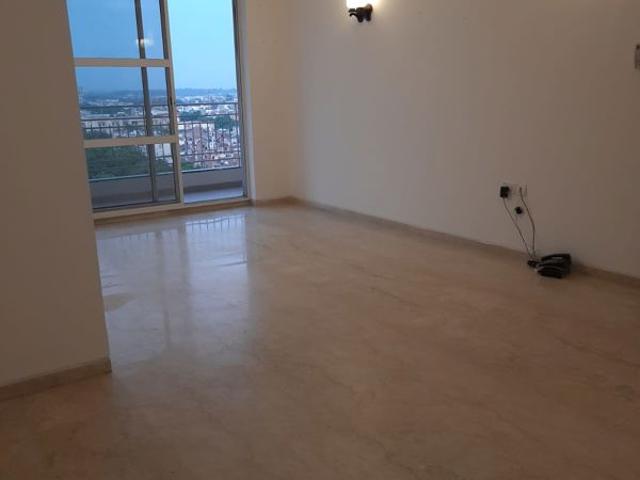 Rental | 3 BHK + Servant Room 300 Sq.Ft. Apartment in Noble Callista