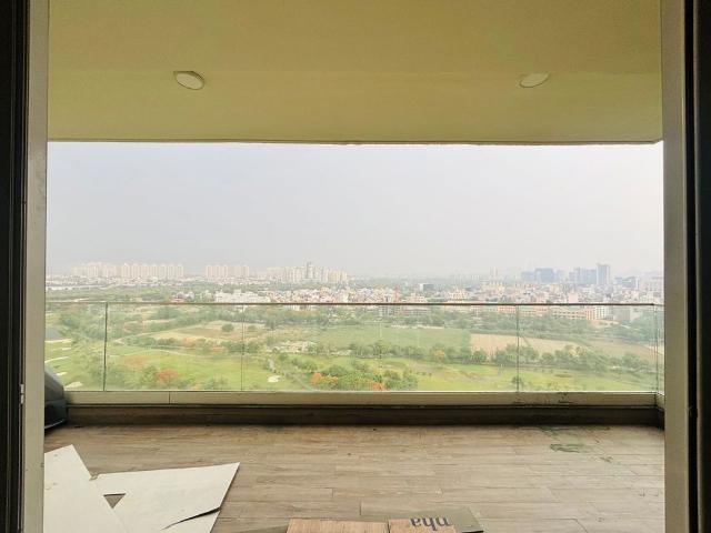Rental | 3 BHK + Servant Room 3011 Sq.Ft. Apartment in Kalpataru Vista