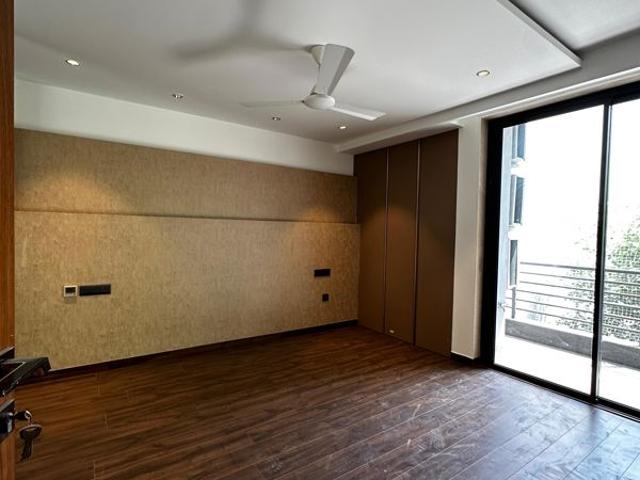 Rental | 3 BHK + Servant Room 3237 Sq.Ft. Apartment in Itc Silverglades Laburnum