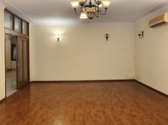 Rental | 3 BHK + Servant Room 325 Sq.Ft. Apartment in Defence Colony