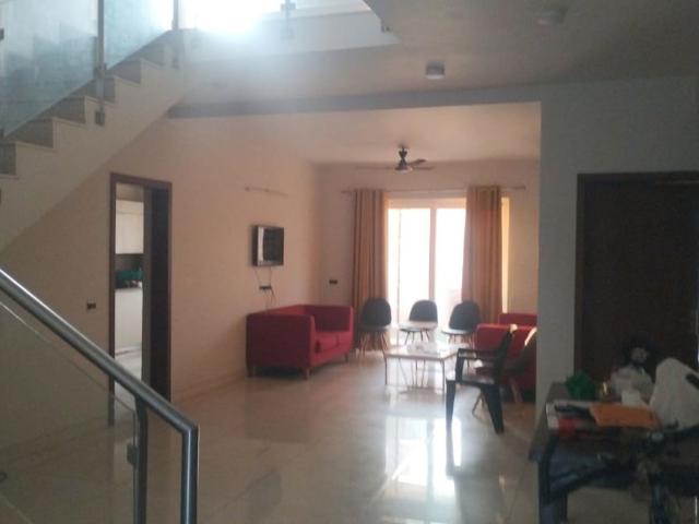 Rental | 3 BHK + Servant Room 3300 Sq.Ft. Villa in Central Park Flower Valley
