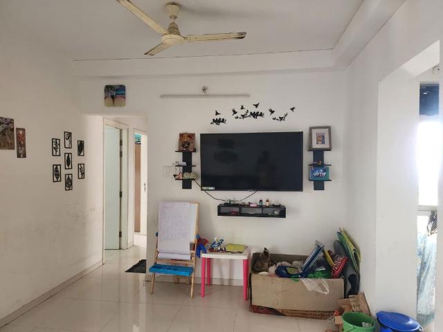 Rental | 3 BHK + Servant Room 952 Sq.Ft. Apartment in Pratik Nagar