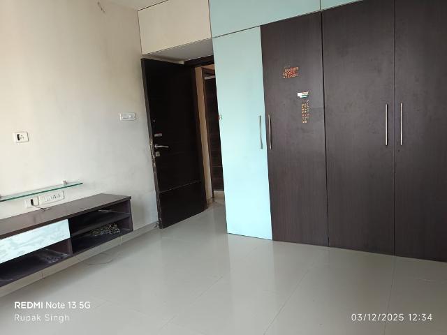 Rental | 3 BHK + Study Room 1000 Sq.Ft. Apartment in Oberoi Springs