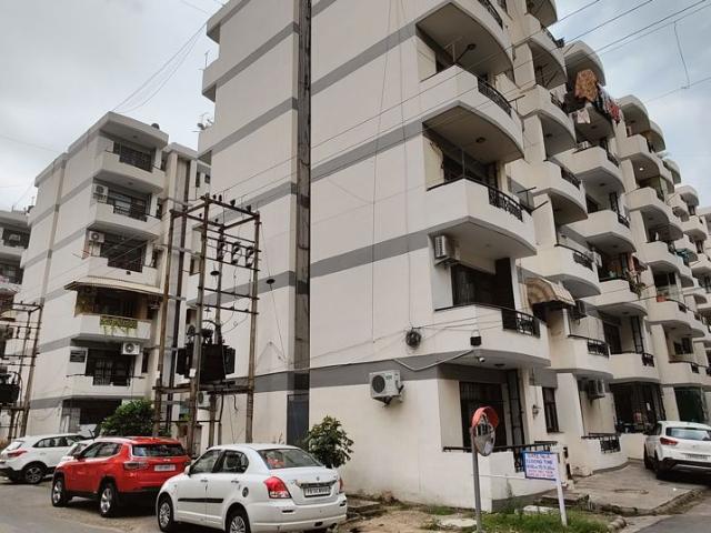 Rental | 3 BHK + Study Room 1200 Sq.Ft. Apartment in BSNL Society