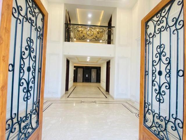 Rental | 3 BHK + Study Room 1415 Sq.Ft. Apartment in Omaxe The Resort