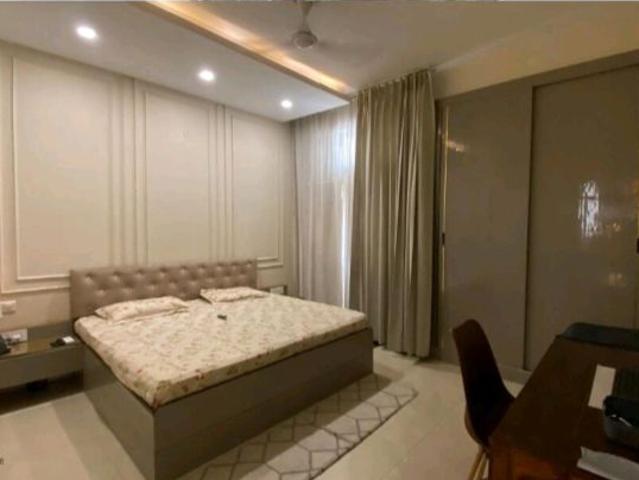 Rental | 3 BHK + Study Room 1475 Sq.Ft. Apartment in Omaxe Heights