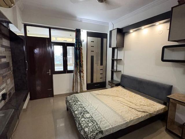 Rental | 3 BHK + Study Room 1550 Sq.Ft. Apartment in V3S Indralok