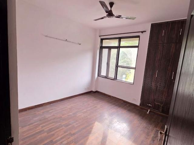 Rental | 3 BHK + Study Room 1700 Sq.Ft. Apartment in Sector 76