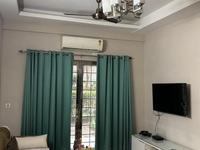 Rental | 3 BHK + Study Room 1700 Sq.Ft. Apartment in Sector 82