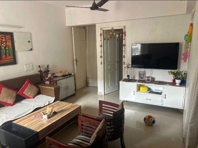 Rental | 3 BHK + Study Room 1730 Sq.Ft. Apartment in Mahagun Mirabella