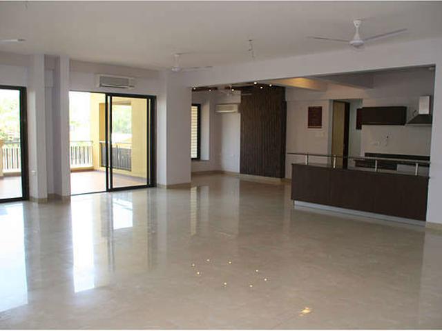 Rental | 3 BHK + Study Room 2000 Sq.Ft. Apartment in Parmar Avienus