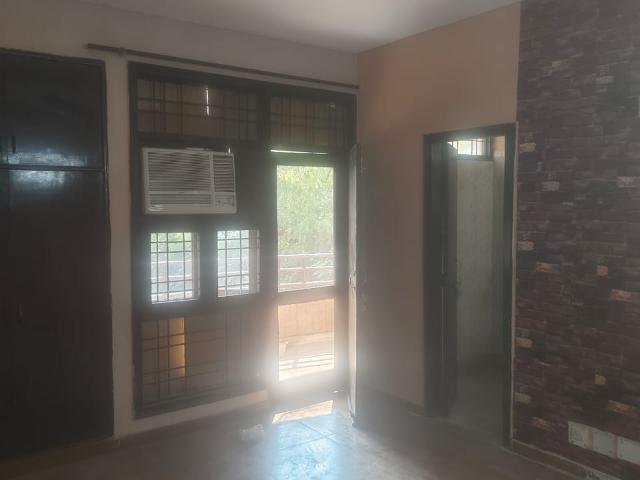 Rental | 3 BHK + Study Room 2300 Sq.Ft. Apartment in Sector 55