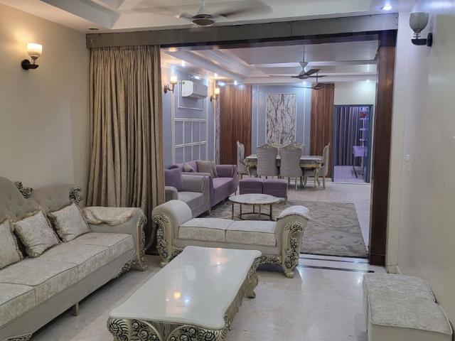 Rental | 3 BHK + Study Room 250 Sq.Mt. Villa in Sector 50