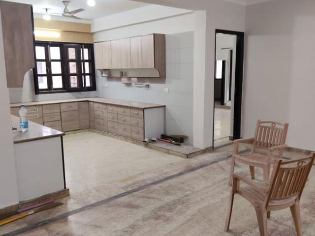 Rental | 3 BHK + Study Room,Store Room 450 Sq.Mt. Villa in Sector 44