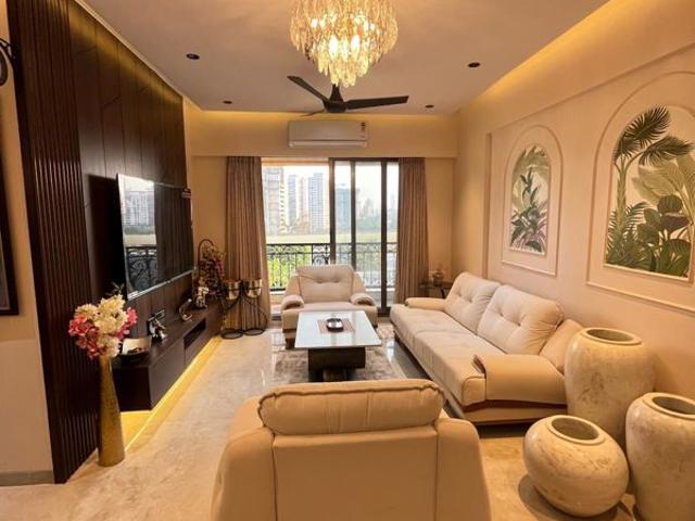 Rental | 3 BHK + Store Room 900 Sq.Ft. Apartment in Sheth Zuri