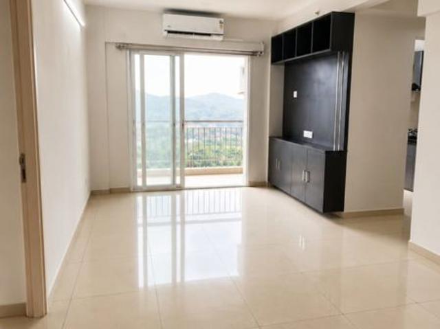Rental | 3 BHK + Store Room 1010 Sq.Ft. Apartment in Godrej Emerald