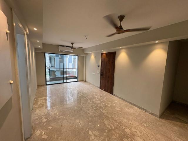 Rental | 3 BHK + Store Room 1305 Sq.Ft. Apartment in Signature Global City 63A