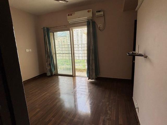 Rental | 3 BHK + Store Room 1320 Sq.Ft. Apartment in Supertech 34 Pavilion