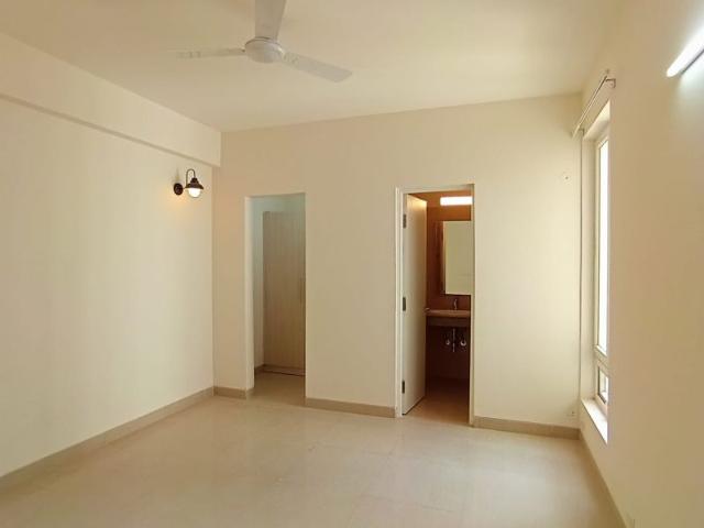 Rental | 3 BHK + Store Room 1395 Sq.Ft. Apartment in Emaar Emerald Estate
