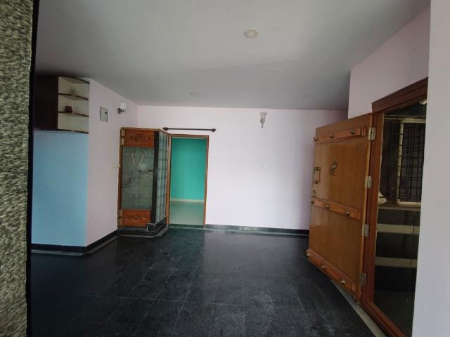 Rental | 3 BHK + Store Room 1500 Sq.Ft. Penthouse in Adugodi