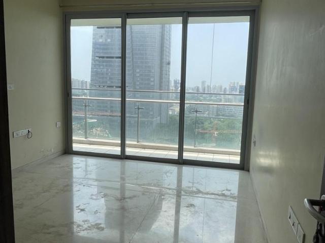 Rental | 3 BHK + Store Room 1556 Sq.Ft. Apartment in Oberoi Realty Exquisite