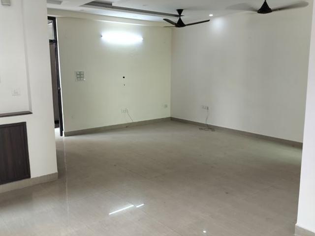 Rental | 3 BHK + Store Room 1550 Sq.Ft. Apartment in Sector 7 Dwarka