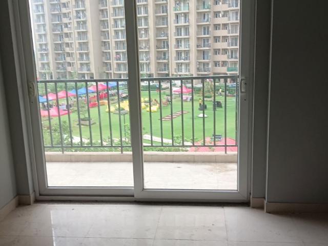 Rental | 3 BHK + Store Room 1575 Sq.Ft. Apartment in Tata Eureka Park